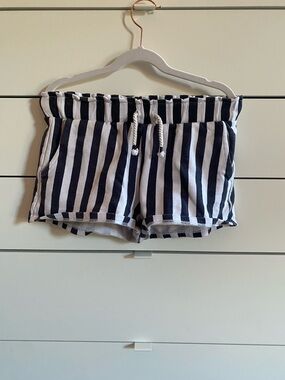 Zara Black & White Vertical Stripe Drawstring Girl Shorts Size 11-12 pockets